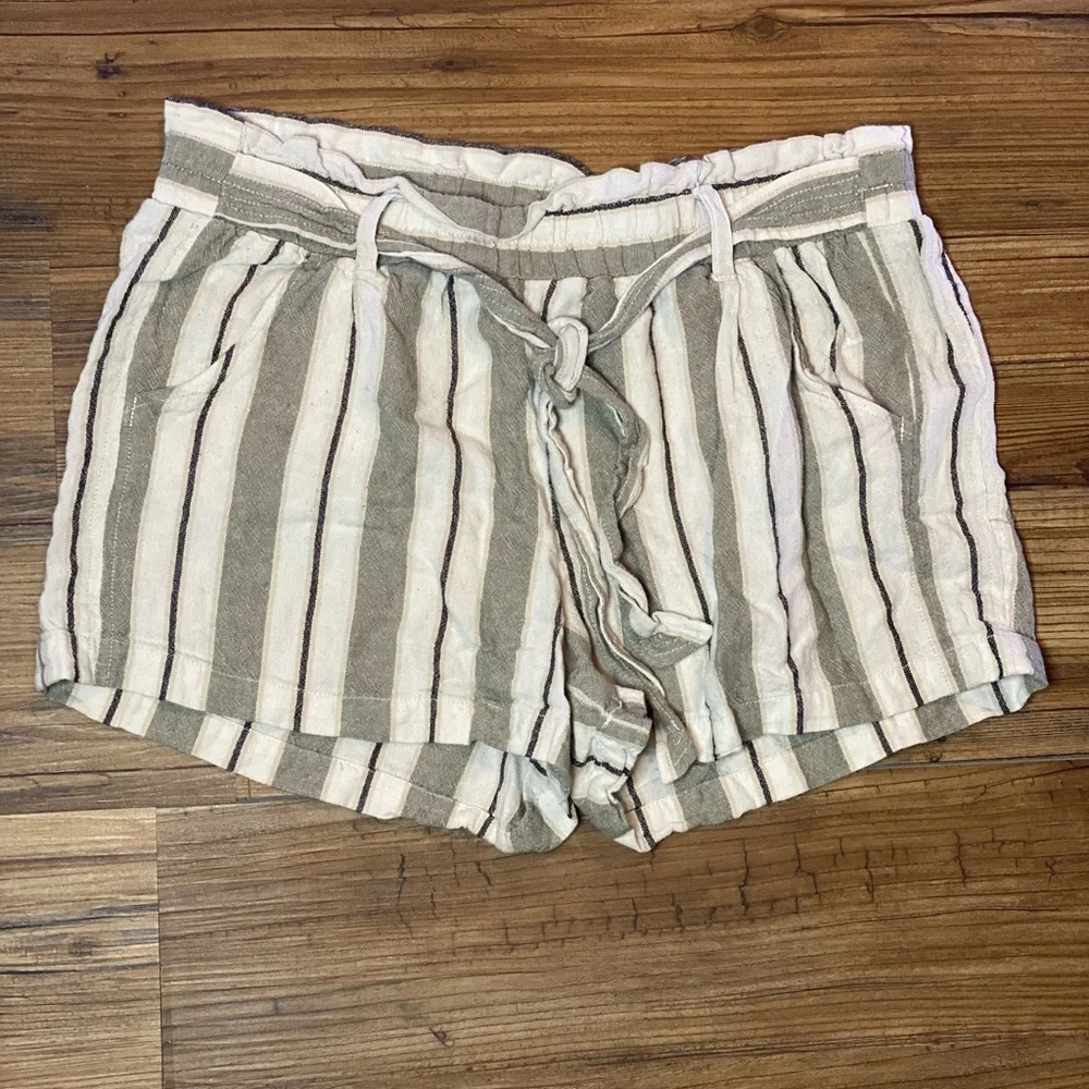 Rewind Women’s shorts - Picture 1 of 3